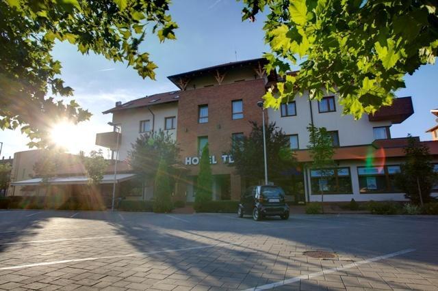Hotel Tevel Sladkovicovo 外观 照片