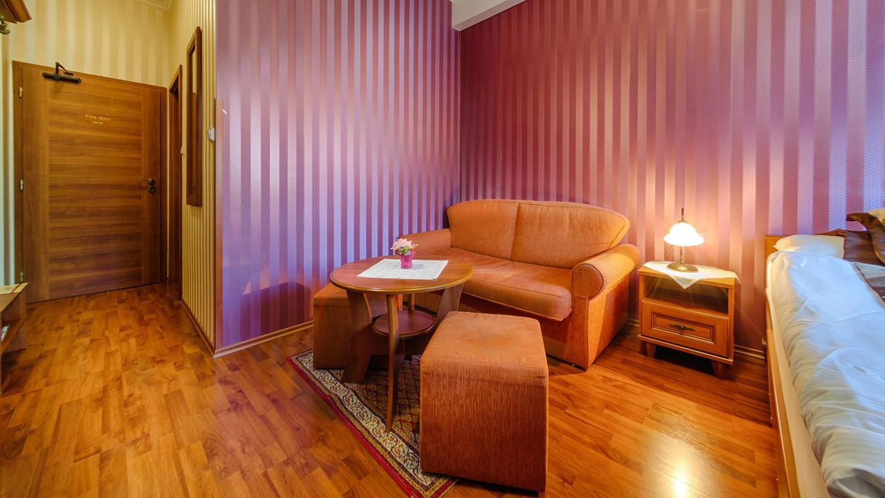Hotel Tevel Sladkovicovo 外观 照片