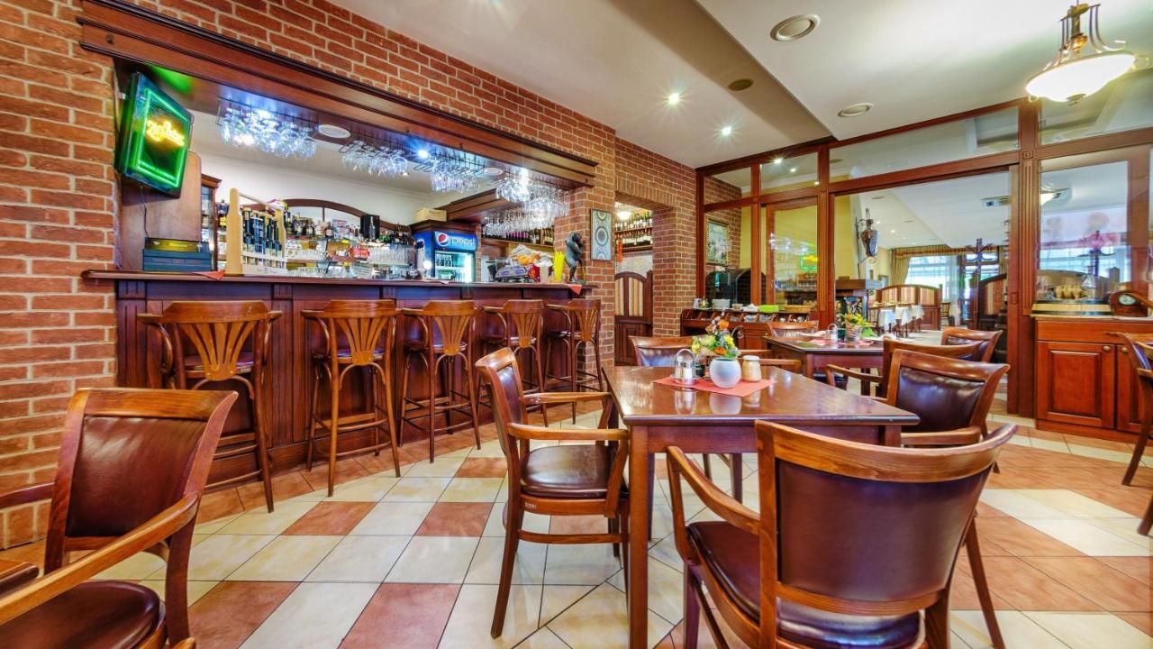 Hotel Tevel Sladkovicovo 外观 照片