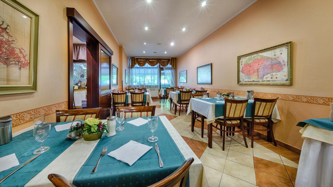 Hotel Tevel Sladkovicovo 外观 照片