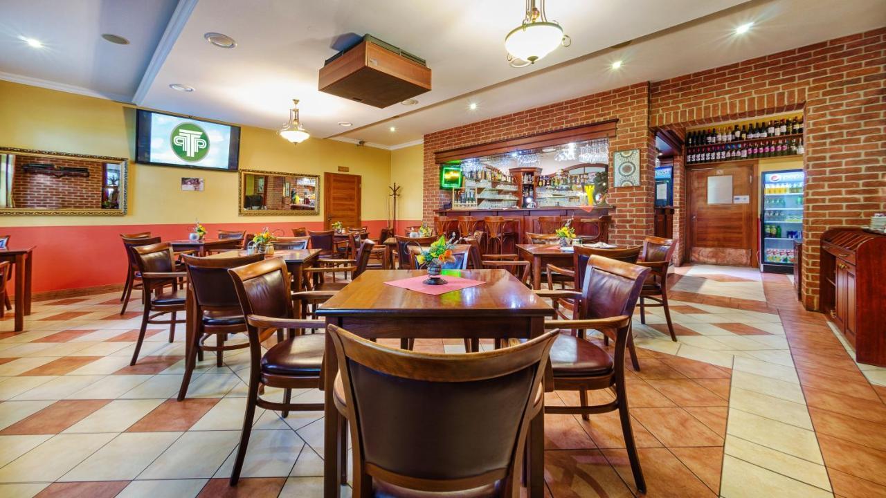 Hotel Tevel Sladkovicovo 外观 照片