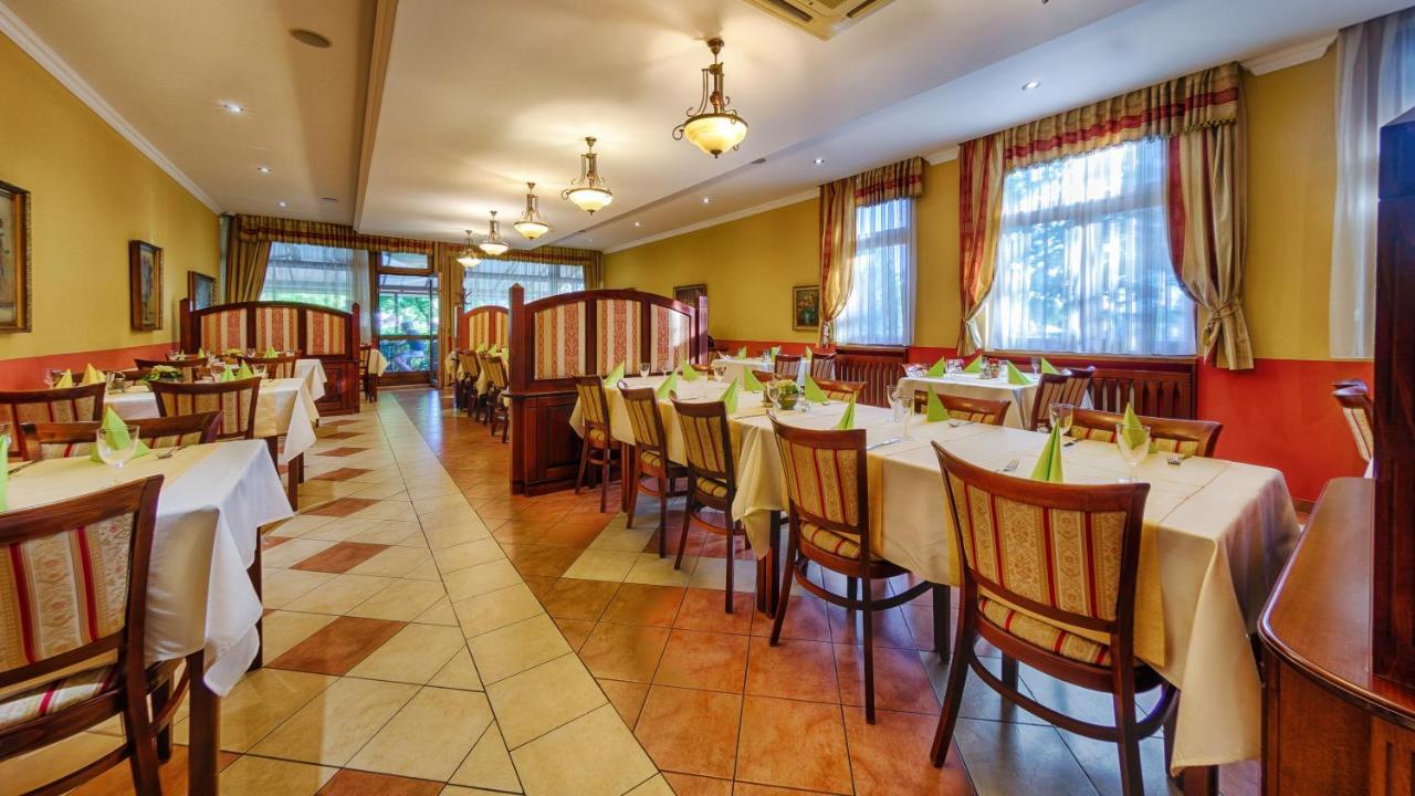 Hotel Tevel Sladkovicovo 外观 照片