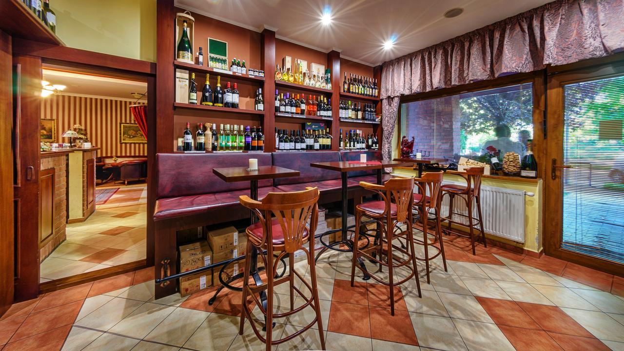Hotel Tevel Sladkovicovo 外观 照片